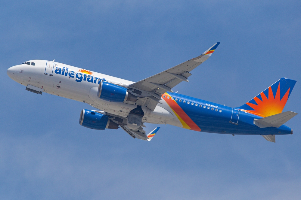 allegiant-closes-sun-country-deal