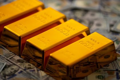 gold-rebounds-as-dollar-softens