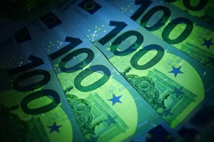eurusd-steadies-as-rate-outlook-shifts