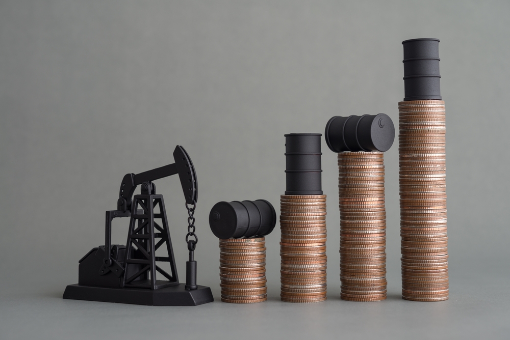 oil-climbs-as-hormuz-risks-deepen