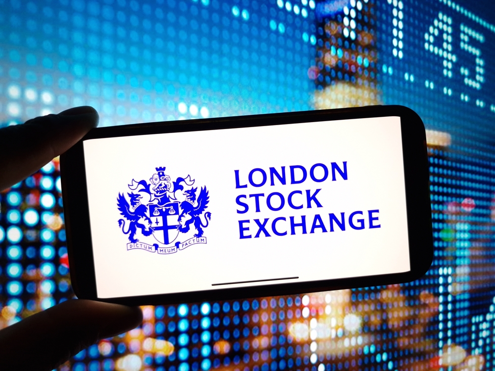 uk-stocks-rise-as-defense,-oil,-and-gold-gain