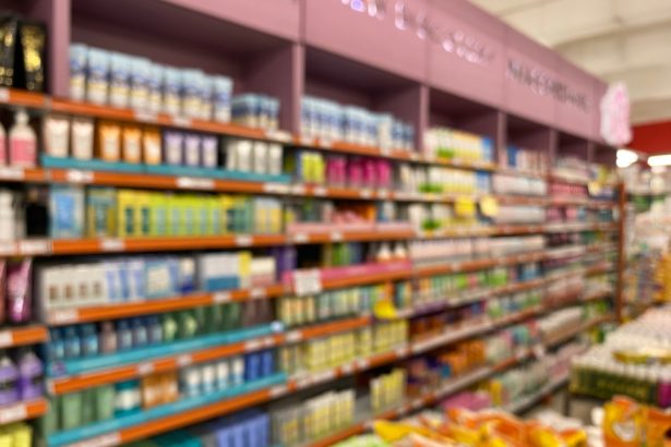 Consumer-confidence-edges-higher-in-June