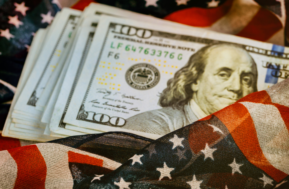 dollar-falls-after-weak-u.s.-retail-sales-data