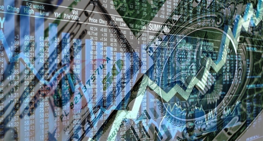 dollar-falls-as-markets-await-fed-minutes