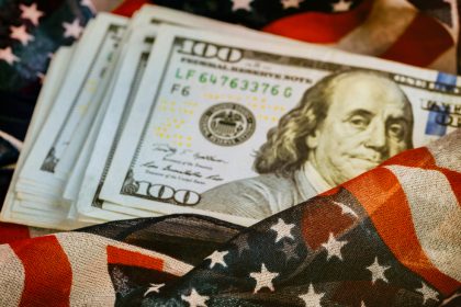 dollar-rises-as-u.s.-inflation-supports-rate-outlook