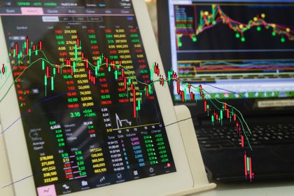 Stocks Fall as Oil Prices and Treasury Yields Rise